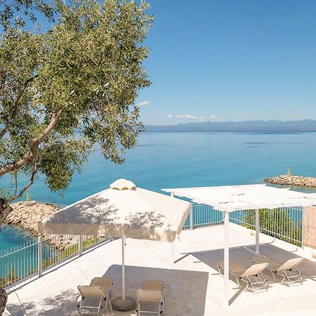 Pouletis Family Apartments - Akroyali Seaview Getaways Каламата Экстерьер фото
